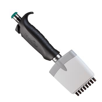 USA Scientific 8-Channel Pipette Tips, 30–300 µL, Universal Fit